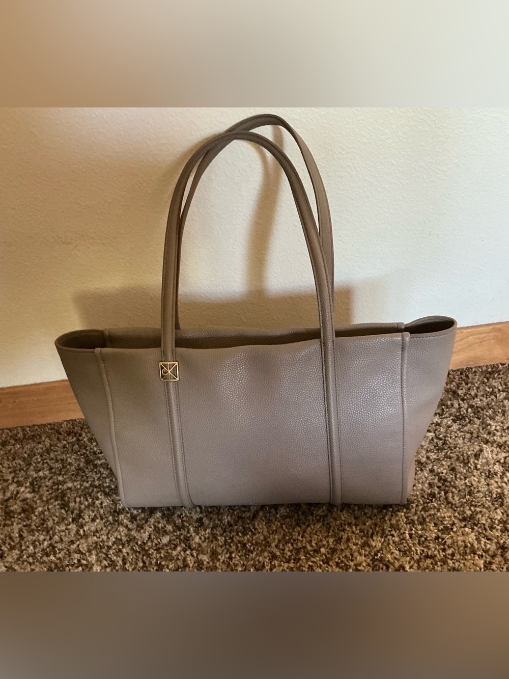 NEW $169 CALVIN KLEIN Dessert TAUPE PURSE Emblem Logo Hardware Pebble Tote Bag - Picture 2 of 12
